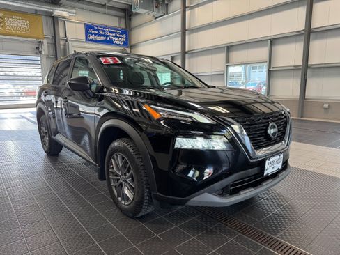 Used 2023 Nissan Rogue S AWD/4WD image 3