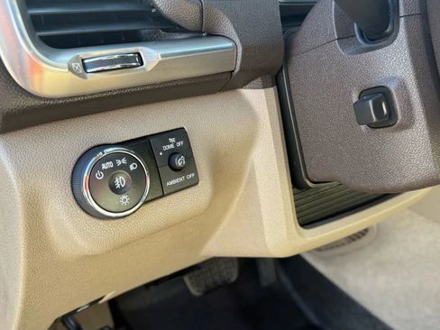 Used 2015 GMC Acadia Denali image 17