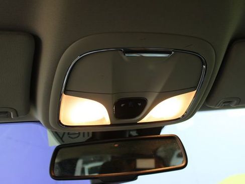 Used 2016 Jeep Cherokee Latitude w/ Comfort & Convenience Group image 20