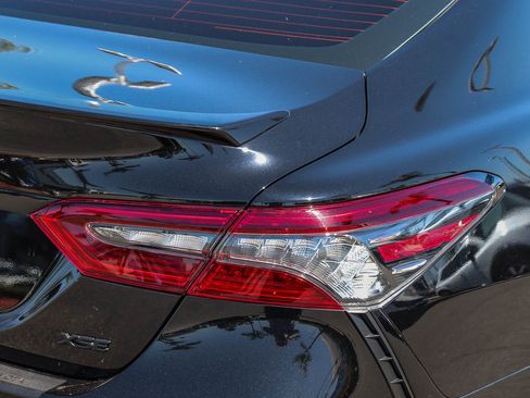 Used 2022 Toyota Camry XSE FWD image 9