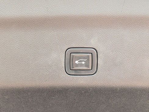 Used 2022 Chevrolet Suburban High Country AWD/4WD image 29