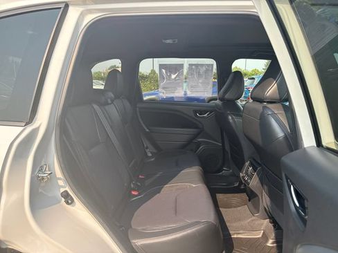 Used 2025 Subaru Forester Touring w/ Popular Package - Touring AWD/4WD image 10