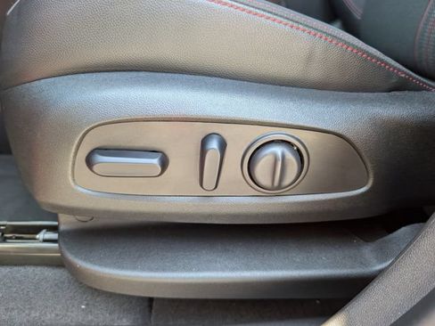 Used 2024 Chevrolet Equinox RS FWD image 18