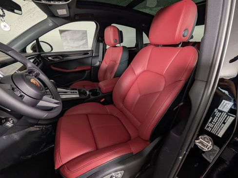 New 2026 Porsche Macan AWD/4WD image 5