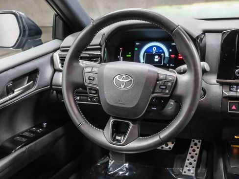 Used 2025 Toyota Camry SE FWD image 18