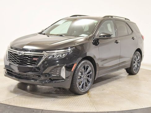 Used 2022 Chevrolet Equinox RS w/ RS Leather Package image 3