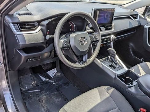 Used 2025 Toyota RAV4 XLE AWD/4WD image 17