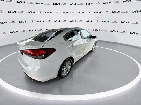 Certified 2017 Kia Forte S w/ S Technology Package image 8