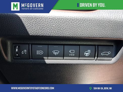 Used 2022 Toyota RAV4 Limited AWD/4WD image 23