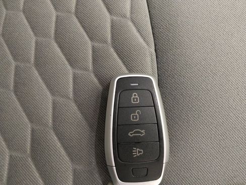 Used 2020 Chevrolet Equinox LS image 32