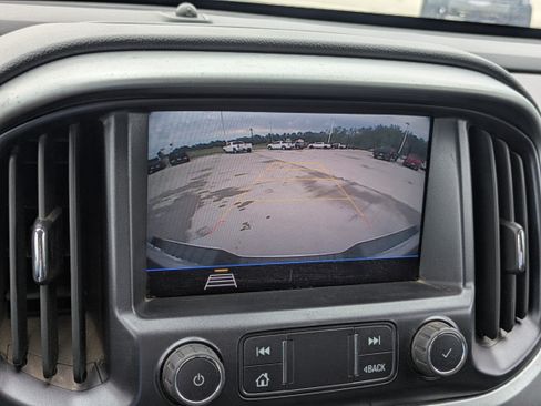 Used 2022 Chevrolet Colorado LT w/ Fleet Safety Package RWD image 19