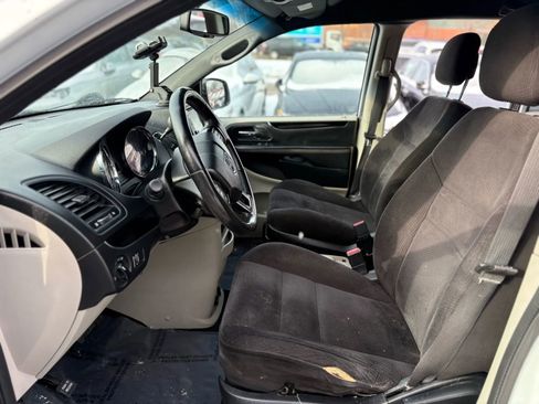 Used 2014 Dodge Grand Caravan SE image 11