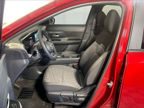 Used 2025 Nissan Kicks SV FWD image 30