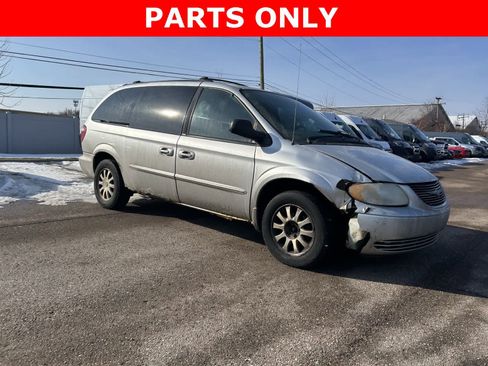 Used 2003 Chrysler Town & Country EX image 9