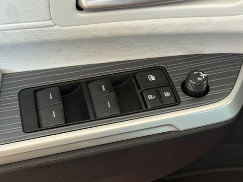 New 2026 Toyota Sienna XLE image 11