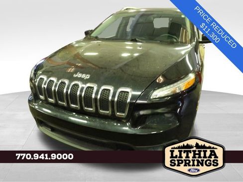 Used 2017 Jeep Cherokee Latitude FWD image 4