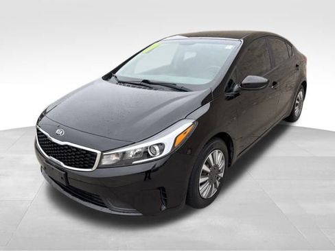 Used 2017 Kia Forte LX w/ LX Popular Package image 2