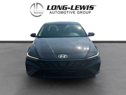 Used 2025 Hyundai Elantra SEL FWD image 11