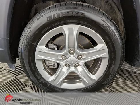 Used 2024 Jeep Compass Latitude AWD/4WD image 48