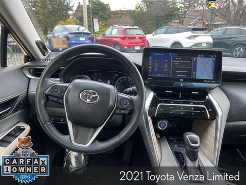 Used 2021 Toyota Venza Limited image 19