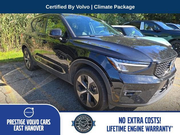 Used 2025 Volvo XC40 B5 Plus AWD/4WD image 1