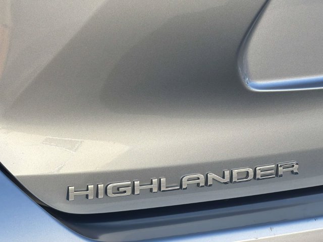 Used 2023 Toyota Highlander Limited AWD/4WD image 6