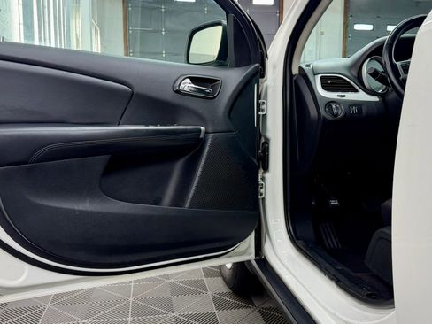 Used 2015 Dodge Journey SXT w/ Flexible Seating Group image 5