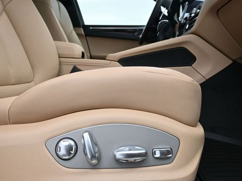 Certified 2026 Porsche Macan S AWD/4WD image 15