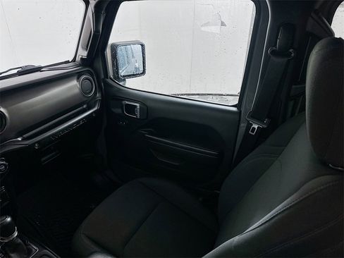 Used 2022 Jeep Wrangler Unlimited Sport image 23