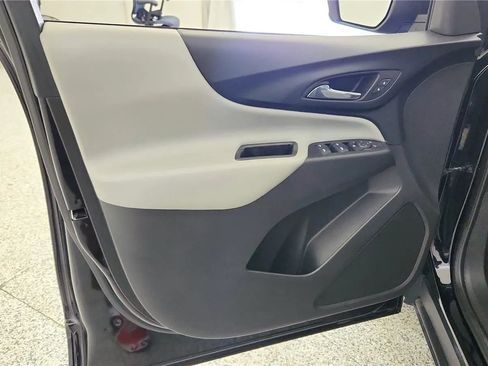 Used 2019 Chevrolet Equinox LS w/ LPO, Blackout Package FWD image 31