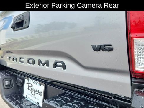 Used 2016 Toyota Tacoma SR5 w/ SR5 Appearance Package (SN) AWD/4WD image 15