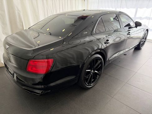 Used 2024 Bentley Flying Spur V8 AWD/4WD image 9