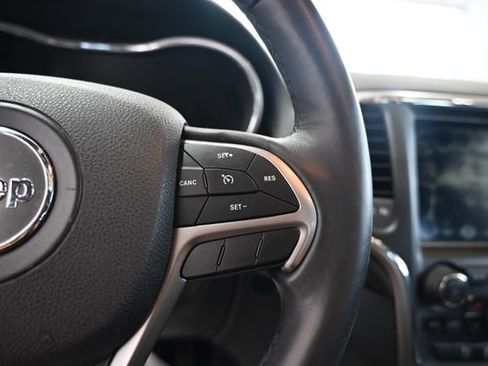 Used 2018 Jeep Grand Cherokee Altitude AWD/4WD image 25