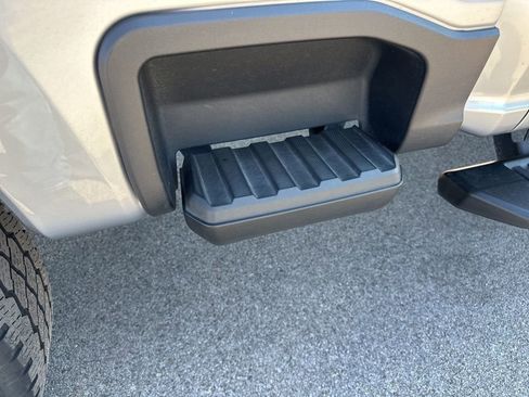 Used 2024 Ford F250 Lariat w/ Sport Appearance Package image 45