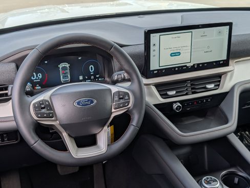 New 2026 Ford Explorer Active w/ Active Comfort Package image 11