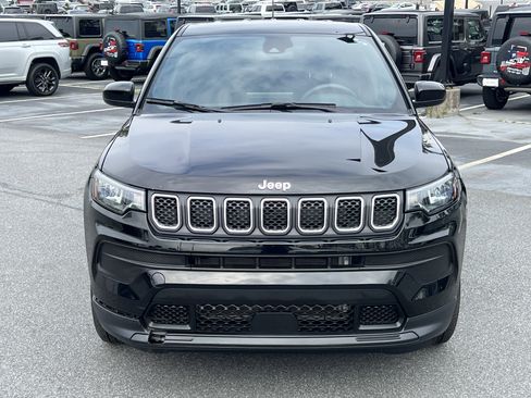 Used 2023 Jeep Compass Sport AWD/4WD image 2