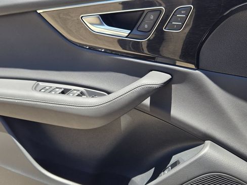 Certified 2025 Audi Q8 Premium Plus AWD/4WD image 28