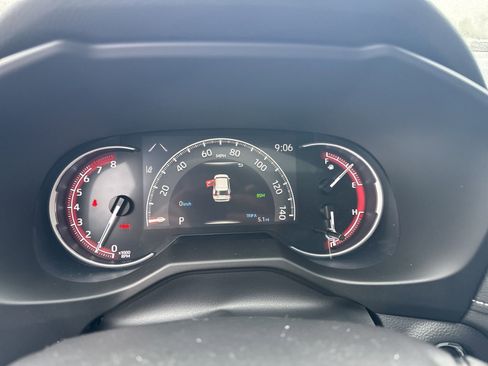 New 2025 Toyota RAV4 XLE w/ Convenience Package FWD image 18