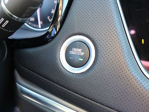 Used 2025 Cadillac XT5 Luxury AWD/4WD image 19