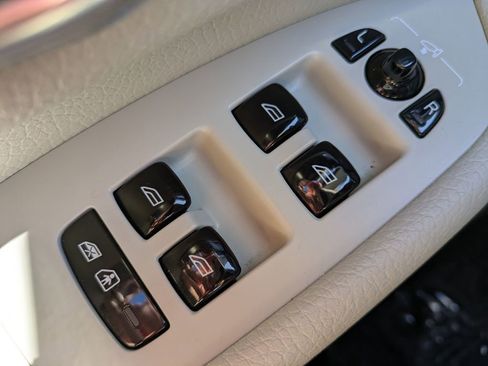 Certified 2022 Volvo XC90 T5 Momentum w/ Climate Package image 25