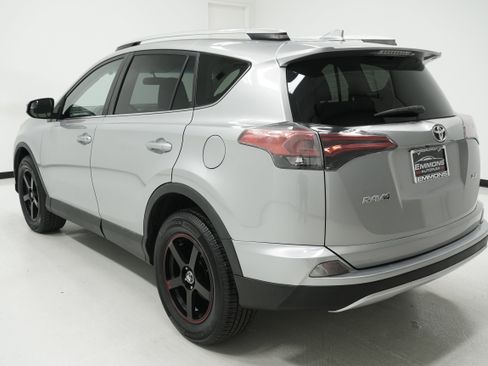 Used 2016 Toyota RAV4 XLE image 6
