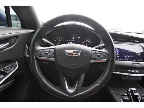Used 2023 Cadillac XT4 Sport w/ Technology Package FWD image 14