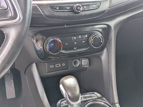 Used 2022 Buick Encore GX Preferred FWD image 21