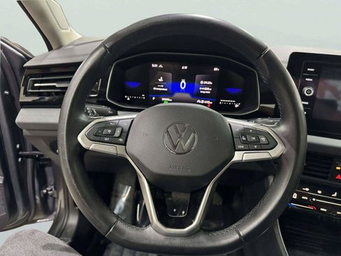 Used 2025 Volkswagen Jetta SE FWD image 14