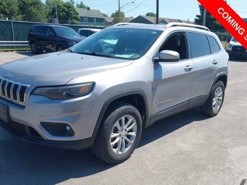 Used 2019 Jeep Cherokee Latitude w/ Popular Appearance Group AWD/4WD image 2