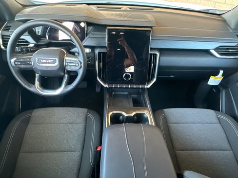 New 2025 GMC Acadia Elevation image 13