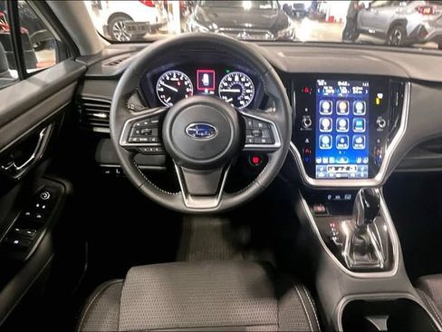 Used 2025 Subaru Outback Premium AWD/4WD image 5