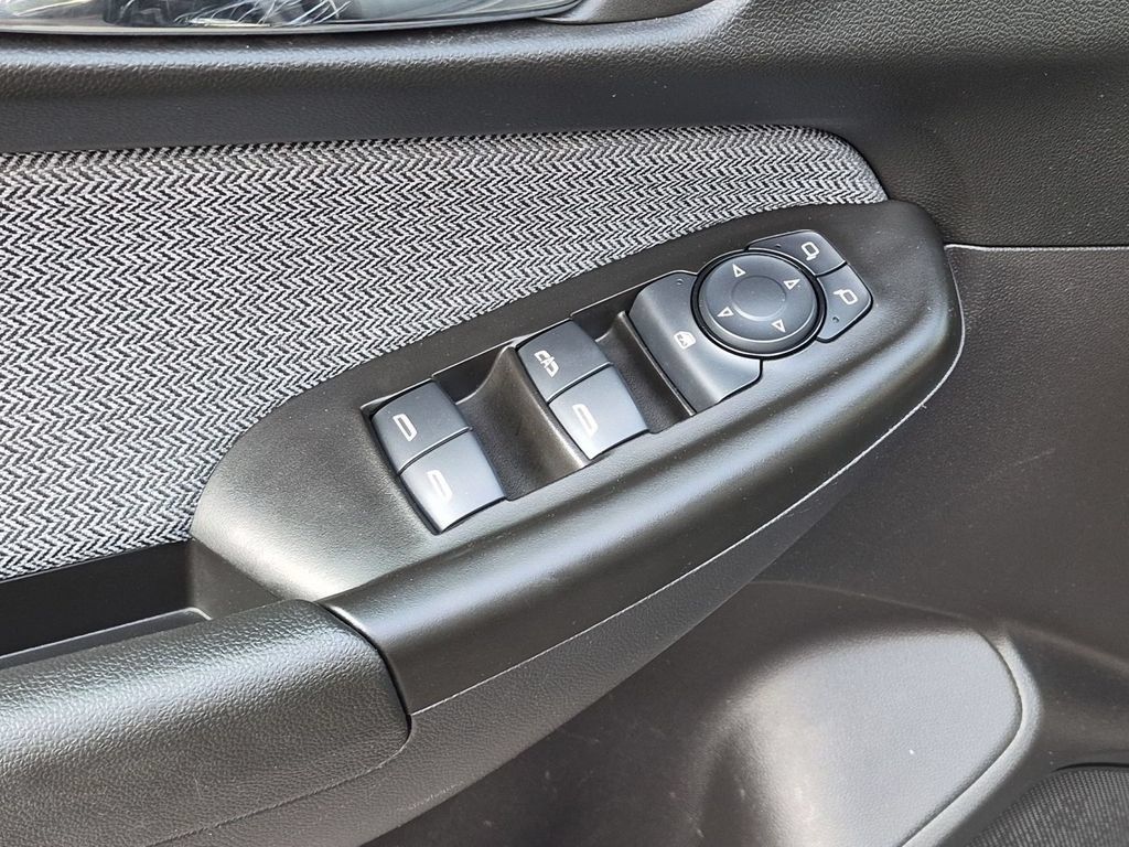 Used 2025 Chevrolet TrailBlazer LT AWD/4WD image 13
