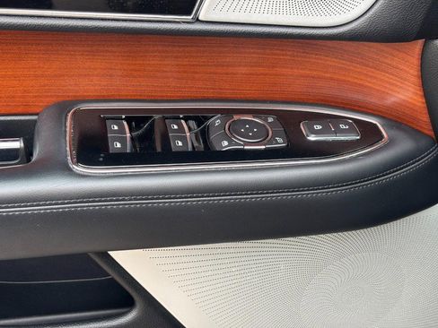 Used 2019 Lincoln Navigator Reserve AWD/4WD image 17