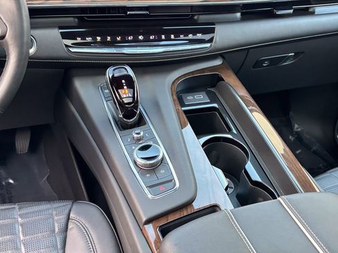 Used 2023 Cadillac Escalade Sport Platinum w/ LPO, ONYX Package image 46